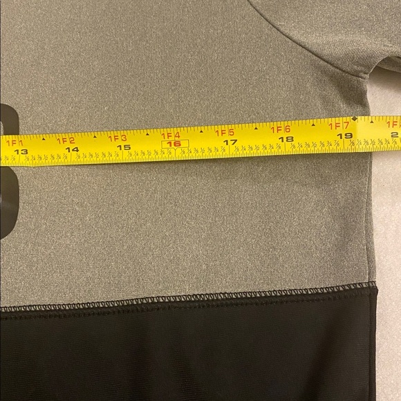 NFL New Orleans Saints Women's Nike Dri-Fit Long Sleeve Shirt  NWT Size Medium - Picture 5 of 11